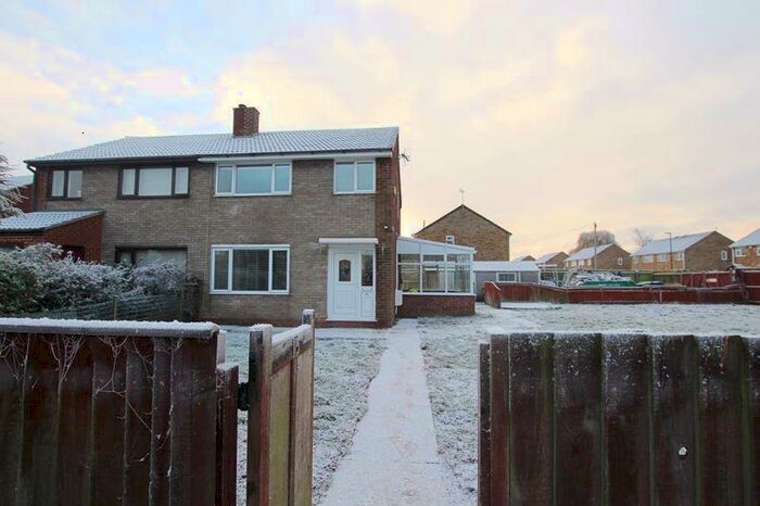 3 Bedroom Semi-Detached House To Rent In Hawthorn Avenue, Immingham, DN40