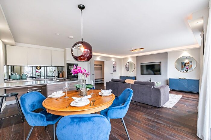 3 Bedroom Flat To Rent In St. Mary Abbots Terrace, London, W14