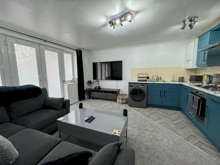 1 Bedroom Flat To Rent In Richmond Park Road, Bournemouth, BH8