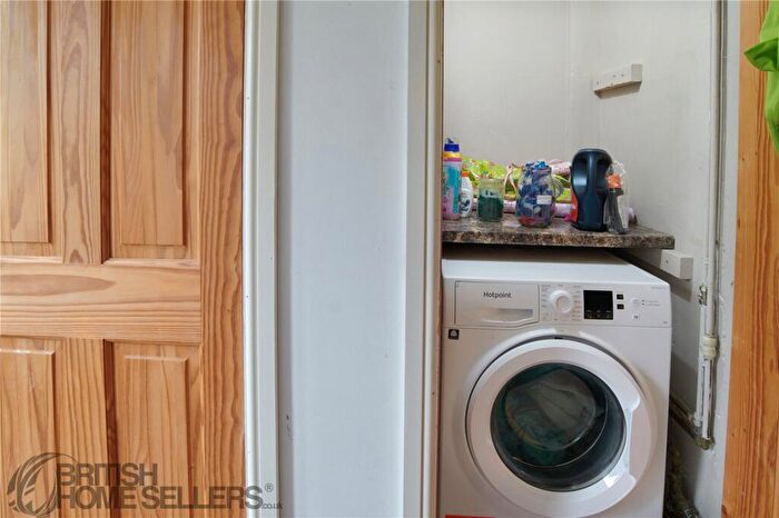 3 Bedroom End Of Terrace House For Sale In Home Farm, Highworth, Swindon, Wiltshire, SN6
