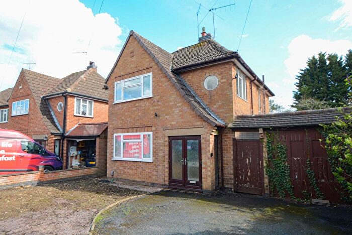 3 Bedroom Detached House For Sale In Waldon Drive, Oadby, Leicester, LE2