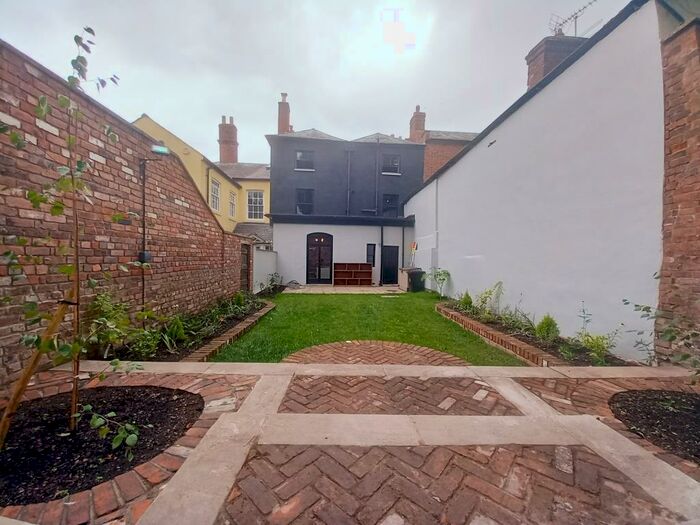 6 Bedroom Town House For Sale In Leominster, Herefordshire, HR6