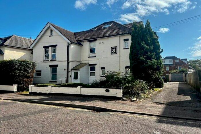 1 Bedroom Flat To Rent In Hawkwood Road, Bournemouth, BH5