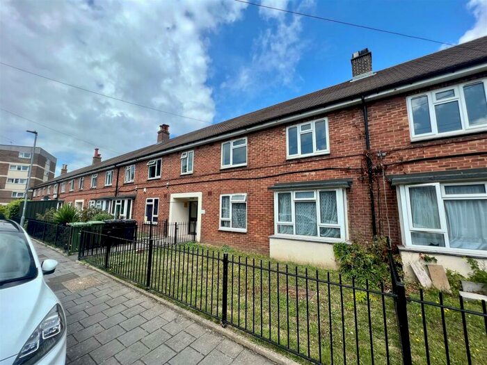 1 Bedroom Apartment To Rent In Radnor Street, Southsea, PO5