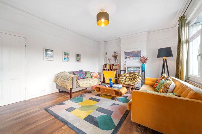 2 Bedroom Flat To Rent In Barry Road, East Dulwich, London, SE22