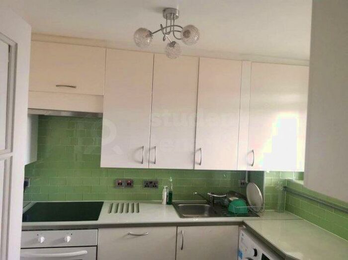 4 Bedroom Flat To Rent In Crondall Street, N1