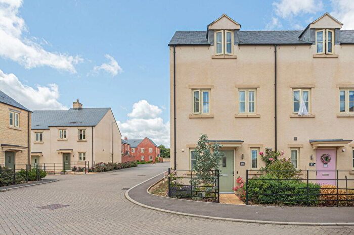3 Bedroom End Of Terrace House For Sale In Chapman Link, Tetbury, GL8