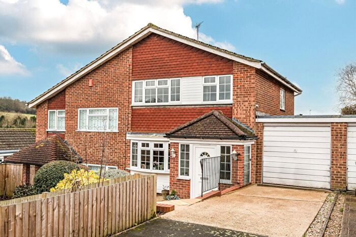 3 Bedroom Semi Detached House For Sale In Owl Close, South Croydon, CR2