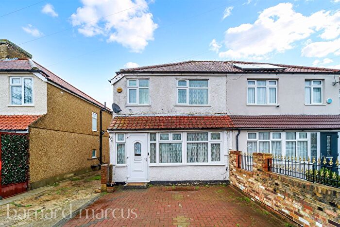 3 Bedroom Semi-Detached House For Sale In Bedfont Lane, Feltham, TW14