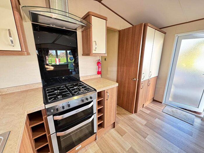 3 Bedroom Caravan For Sale In Warwick Road, Stratford Upon Avon, CV37