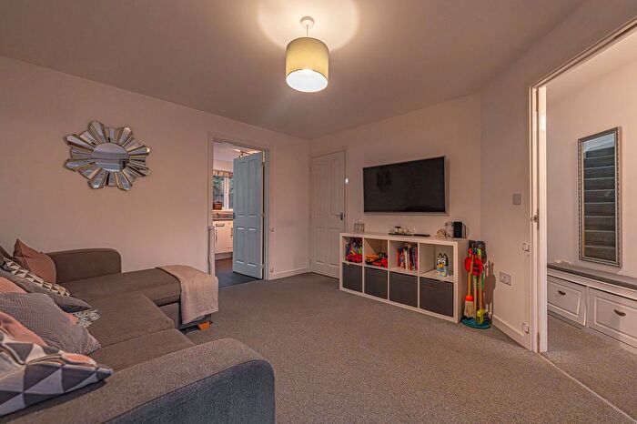 3 Bedroom Semi-Detached House For Sale In Ffordd Cadfan, Bridgend, CF31