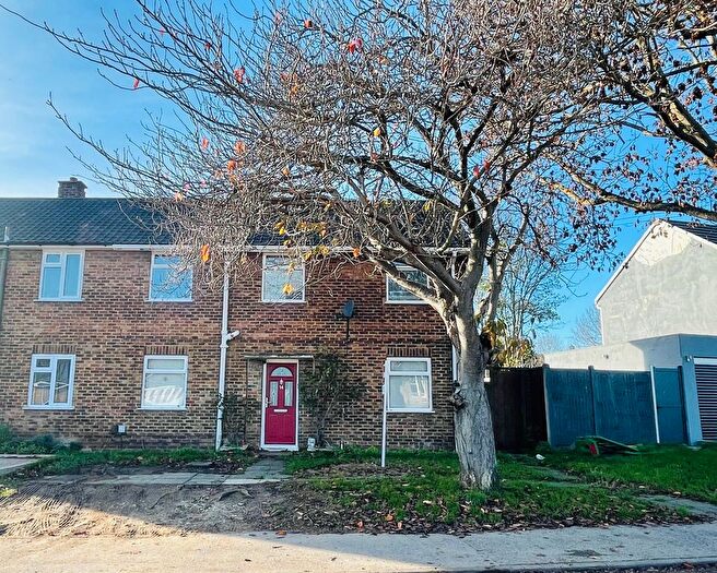 3 Bedroom Semi Detached House For Sale In Hawkhurst Road, Gillingham, ME8