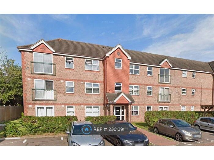 2 Bedroom Flat To Rent In Dudley Close, Chafford Hundred, Grays, RM16