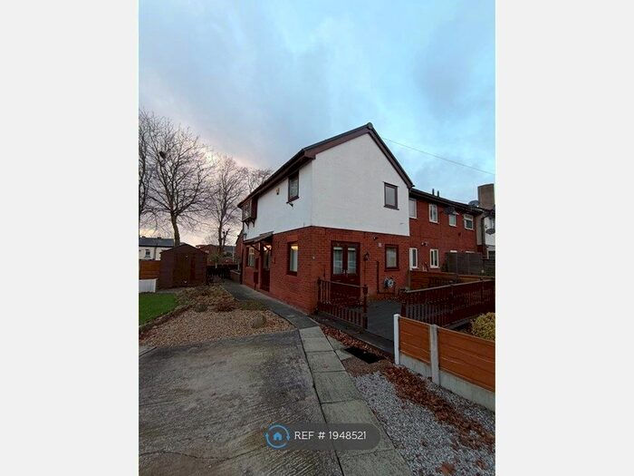 3 Bedroom Terraced House To Rent In Hilton Street, Salford, M7
