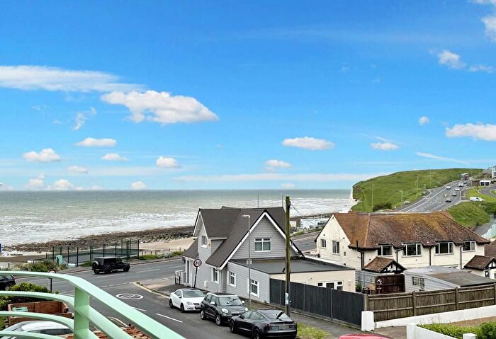 2 Bedroom Flat To Rent In Chichester Drive East, Saltdean, Brighton, BN2