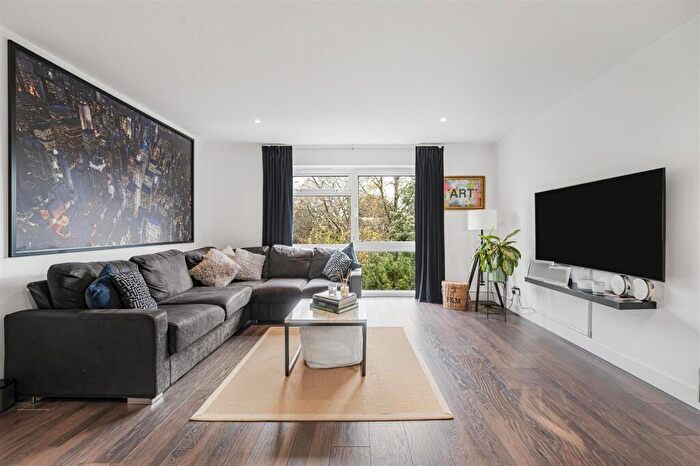 2 Bedroom Apartment For Sale In Worcester Road, Sutton, SM2