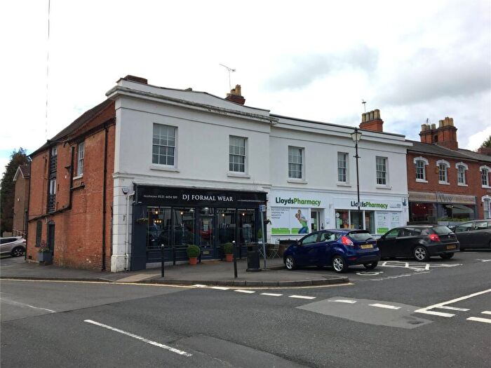 2 Bedroom Flat To Rent In The Square, Alvechurch, Birmingham, Worcestershire, B48