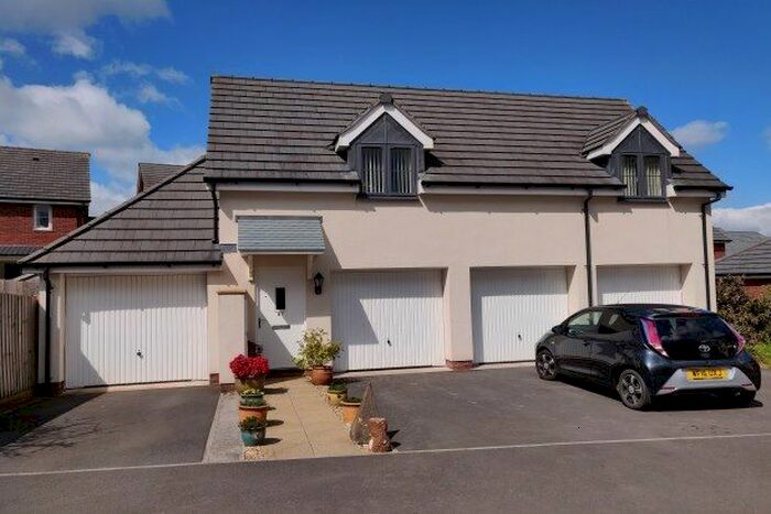 2 Bedroom Flat To Rent In Mimosa Way, Paignton, TQ4