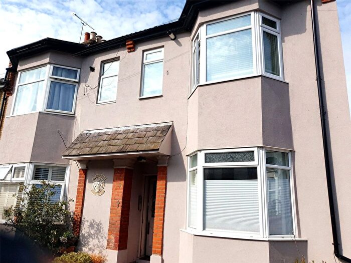 2 Bedroom Flat For Sale In Pleasant Road, Southend-On-Sea, Essex, SS1