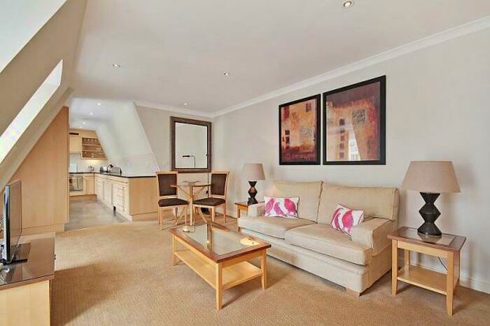 3 Bedroom Flat To Rent In Ludgate Hill, London, EC4M