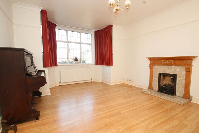 4 Bedroom Detached House For Sale In The Ridge, Orpington, BR6