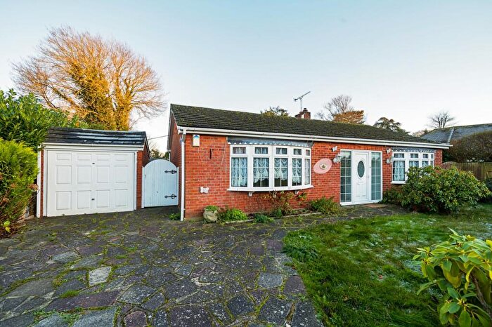 2 Bedroom Bungalow To Rent In Kenwood Avenue Longfield, DA3
