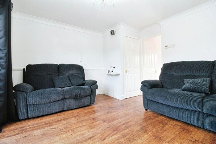 3 Bedroom Terraced House For Sale In Ringer Way, Clowne, Chesterfield, S43