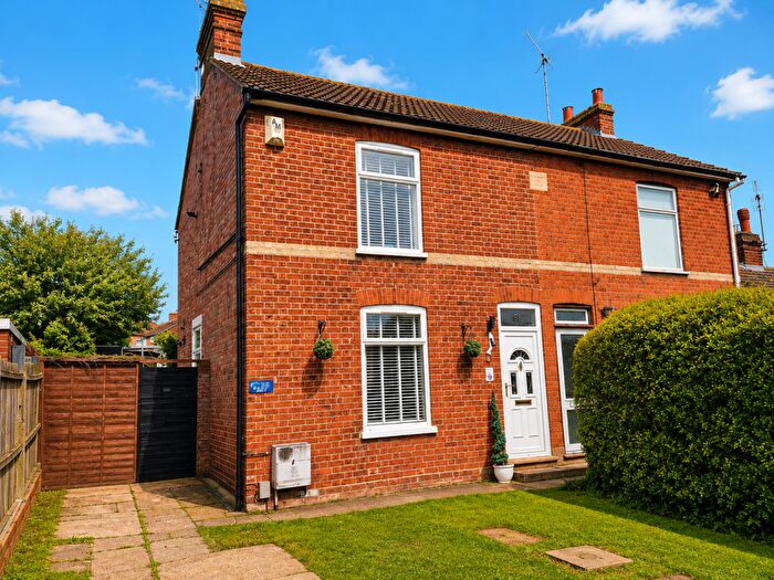 3 Bedroom Semi-Detached House For Sale In Henniker Road, Ipswich, Suffolk, IP1