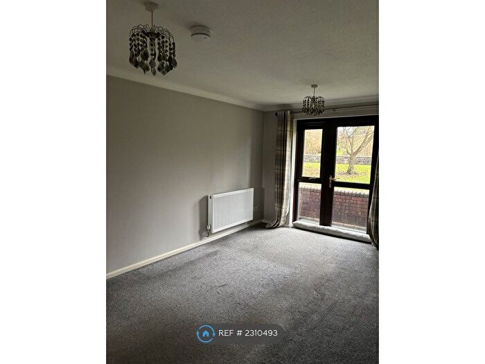 1 Bedroom Flat To Rent In St. Marys Close, Newtown, SY16