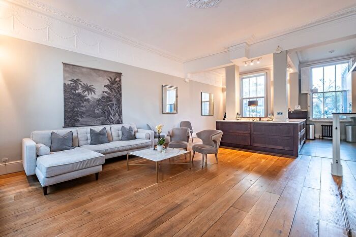 3 Bedroom Maisonette For Sale In Porchester Square, London, W2