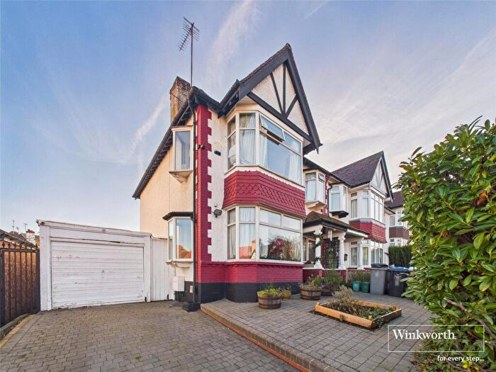 3 Bedroom Semi Detached House For Sale In Park Chase, Wembley, Middlesex, HA9