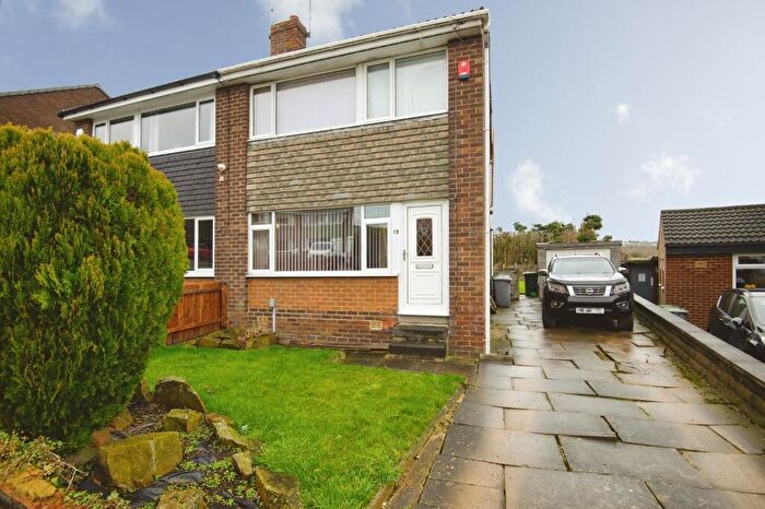 3 Bedroom Semi Detached House For Sale In Woodrow Drive, Bradford, BD12