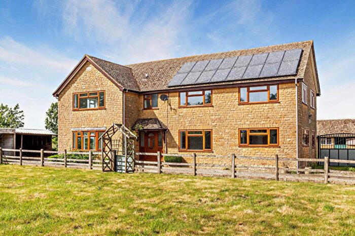5 Bedroom Detached House To Rent In Hinton-in-the-Hedges, Brackley, Northamptonshire, NN13