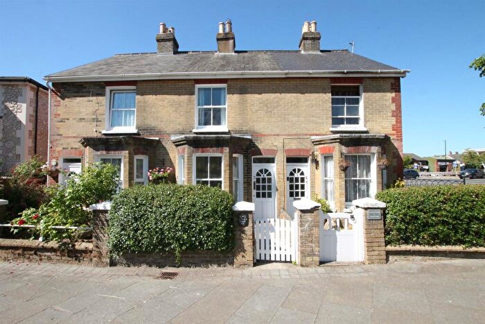 2 Bedroom Terraced House To Rent In Church Path, East Cowes, PO32