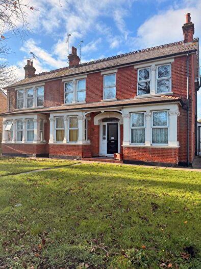 1 Bedroom Flat To Rent In Flat, Rayleigh Road, Benfleet, Essex, SS7