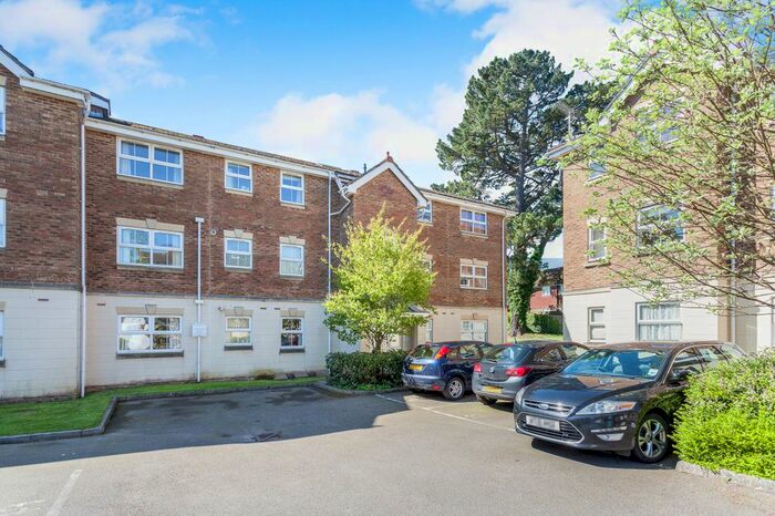2 Bedroom Flat To Rent In Trevelyan Place, Heath Road, Haywards Heath, RH16