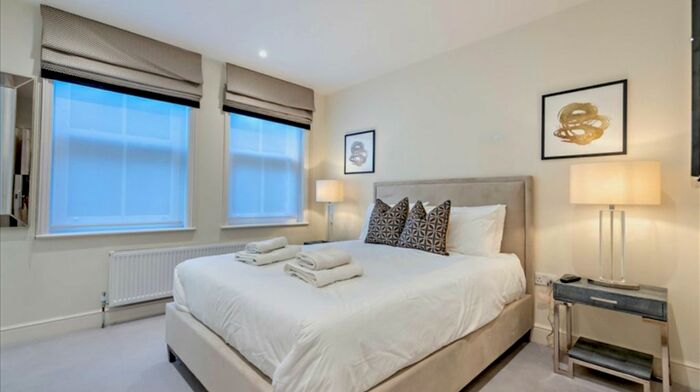 3 Bedroom Flat To Rent In King Street, London, W6