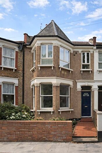 2 Bedroom Flat To Rent In Belmont Road, London, N17
