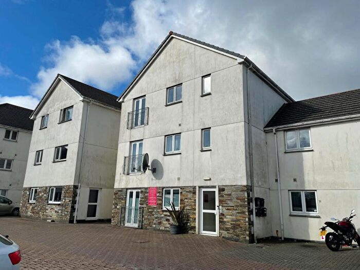 2 Bedroom Flat To Rent In Bugle, PL26