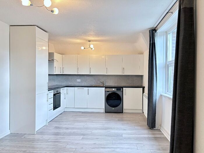 2 Bedroom Flat To Rent In Church Road, Crystal Palace, London, SE19