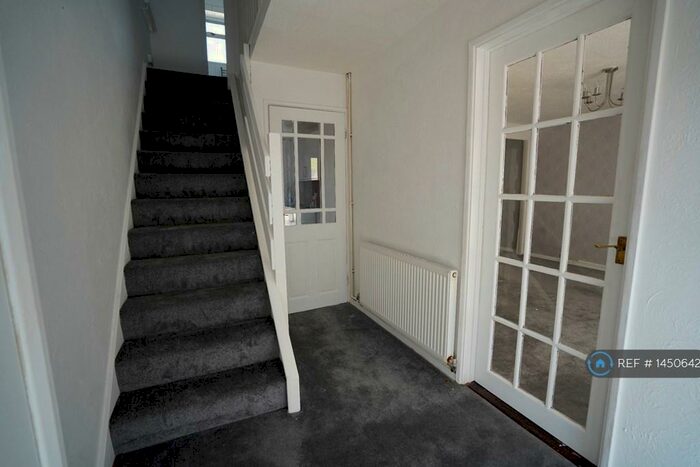 3 Bedroom Terraced House To Rent In Paprills, Basildon, SS16
