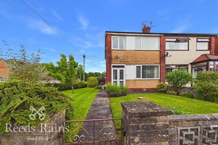 3 Bedroom Semi-Detached House For Sale In Inskip Road, Leyland, Lancashire, PR25