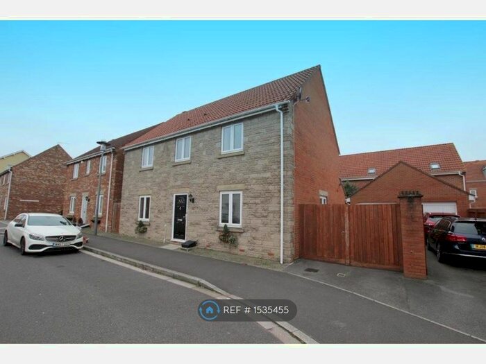 4 Bedroom Detached House To Rent In Marjoram Way, Portishead, Bristol, BS20