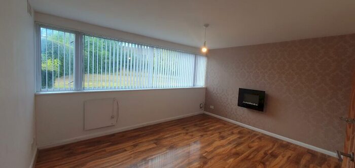 2 Bedroom Flat To Rent In Balmoral Close, Coventry, CV2