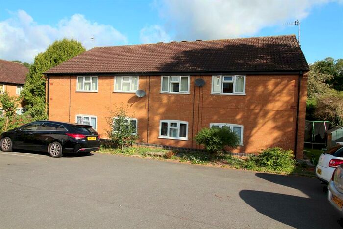 2 Bedroom Flat To Rent In Malham Way, Oadby, LE2