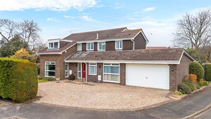 4 Bedroom Detached House For Sale In De Haviland Close, Merley, Wimborne, Dorset, BH21