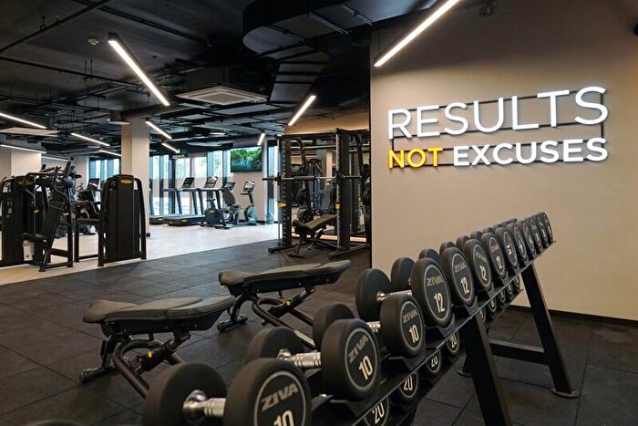 2 Bedroom Apartment For Sale In Heron Wharf, Leven Road, London, E14