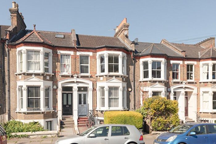 2 Bedroom Flat For Sale In Waller Road, Telegraph Hill, SE14