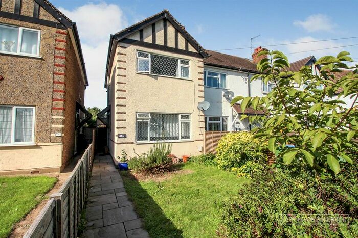 2 Bedroom End Of Terrace House To Rent In High Street, West Molesey, KT8