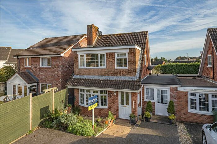 4 Bedroom Link Detached House For Sale In Primrose Way, Crediton, Devon, EX17